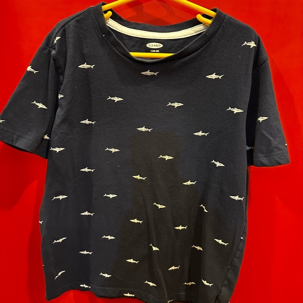 Old Navy Kids Navy Shark Print Tee L(10/12)